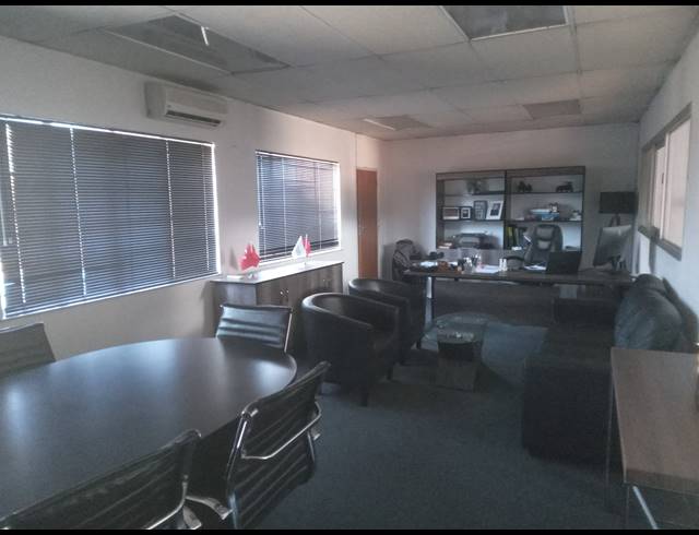 320M² OFFICE TO LET IN JET PARK
